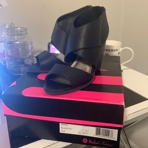 black heels size 5.5